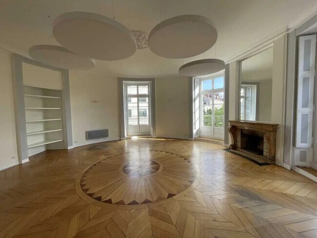 Plus de détails pour 2 Rue Guépin, Nantes - Bureau à louer