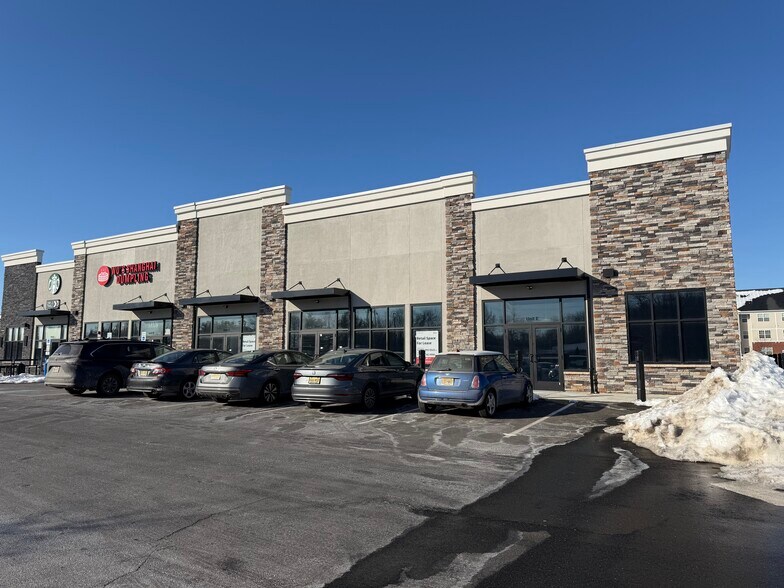 206 Joan Warren Way, Monroe Township, NJ à louer - Photo de l’immeuble – Image 3 sur 20