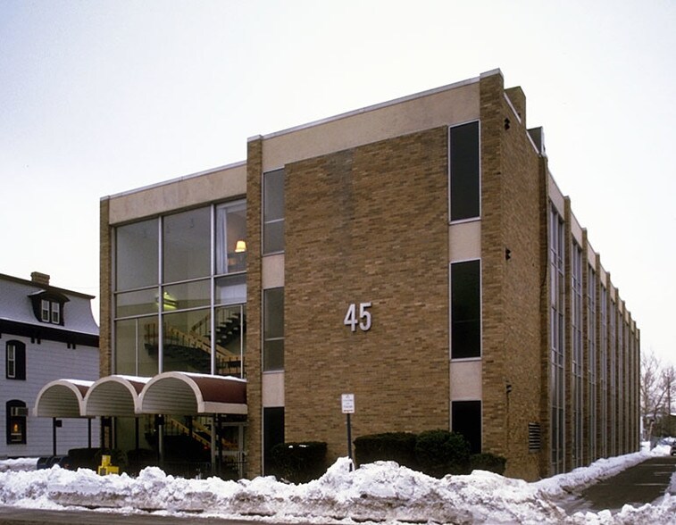 45 Essex St, Hackensack, NJ à louer - Photo de l’immeuble – Image 2 sur 4