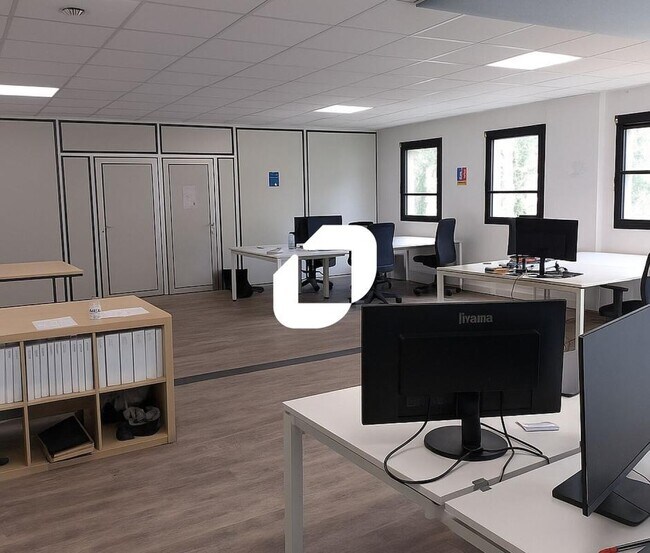 Plus de détails pour Bureau à louer