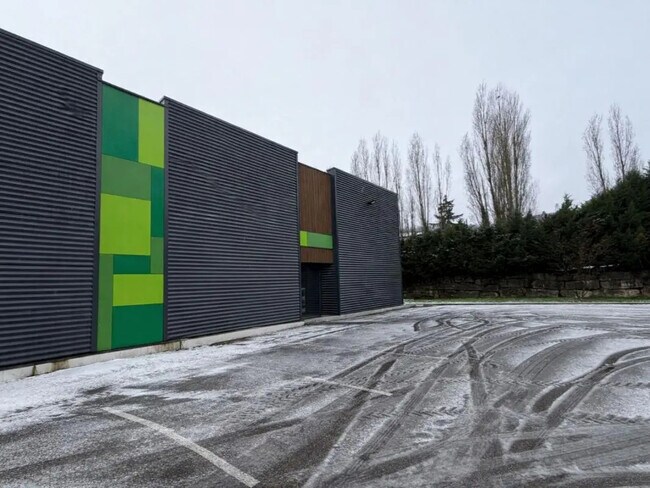 Plus de détails pour Local commercial à louer