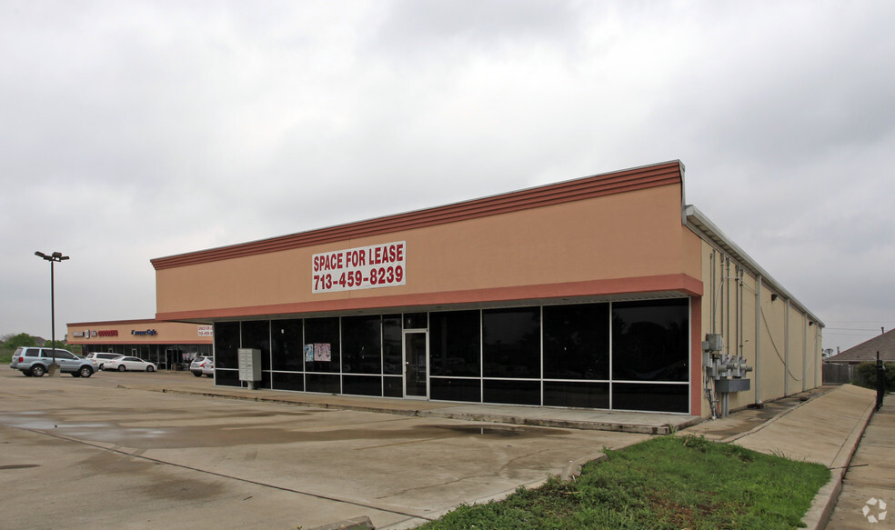 13442 Bellaire Blvd, Houston, TX à louer - Photo de l’immeuble – Image 2 sur 3
