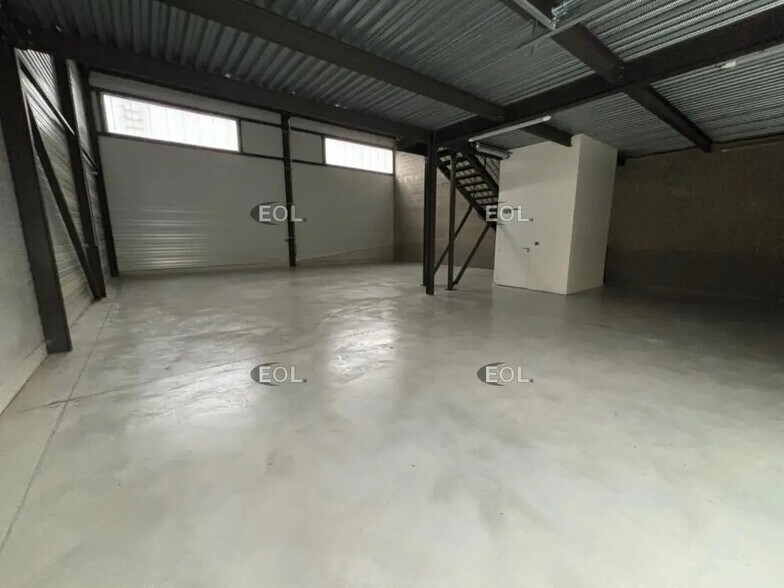 Local d’activités dans Marcoussis à louer - Photo de l’immeuble – Image 2 sur 9