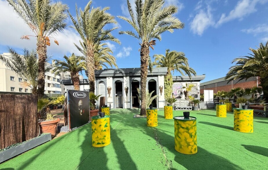 Local commercial dans Alcalá de Henares, Madrid à vendre - Photo de l’immeuble – Image 2 sur 3