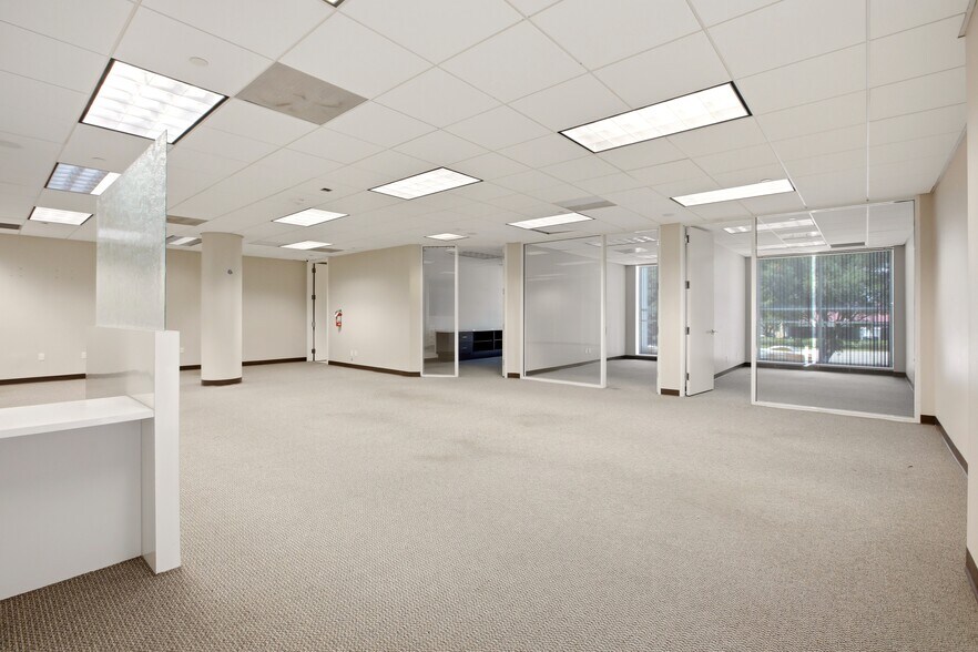 7900 NW 154th St, Miami Lakes, FL à louer - Photo de l’immeuble – Image 3 sur 13