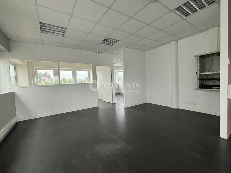 Bureau dans Orléans à vendre - Photo de l’immeuble – Image 3 sur 11