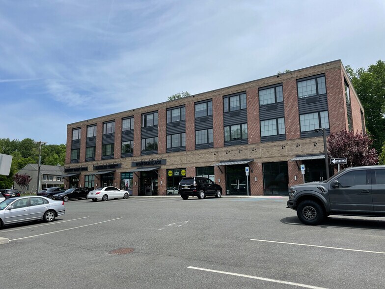 62 Broadway, Woodcliff Lake, NJ à vendre - Photo de l’immeuble – Image 3 sur 22