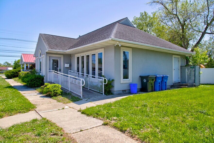 666 Madison Ave, Burlington, NJ à vendre - Photo de l’immeuble – Image 2 sur 4