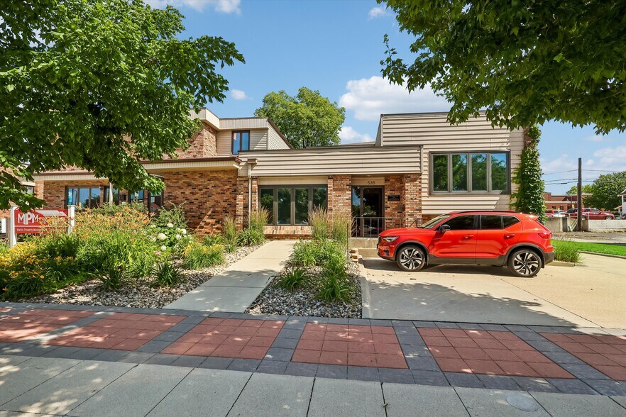 535 Main St, Ames, IA à louer - Photo de l’immeuble – Image 1 sur 38
