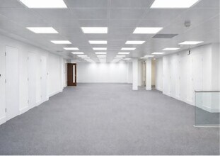 15-17 Grosvenor Gdns, Londres à louer Photo intérieure– Image 1 sur 4