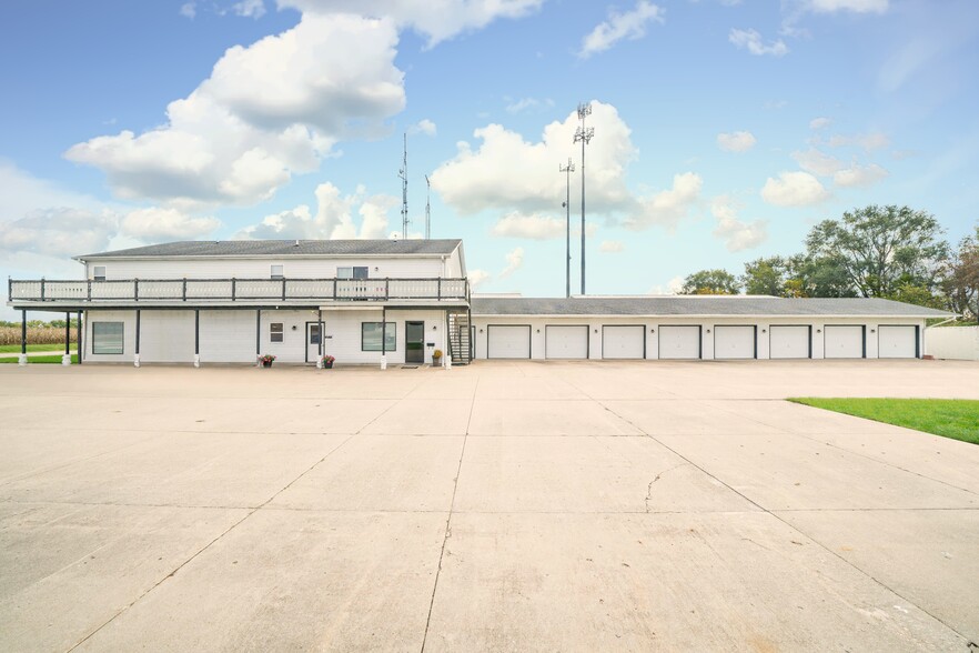 645 E Lasalle St, Somonauk, IL à louer - Photo de l’immeuble – Image 2 sur 53