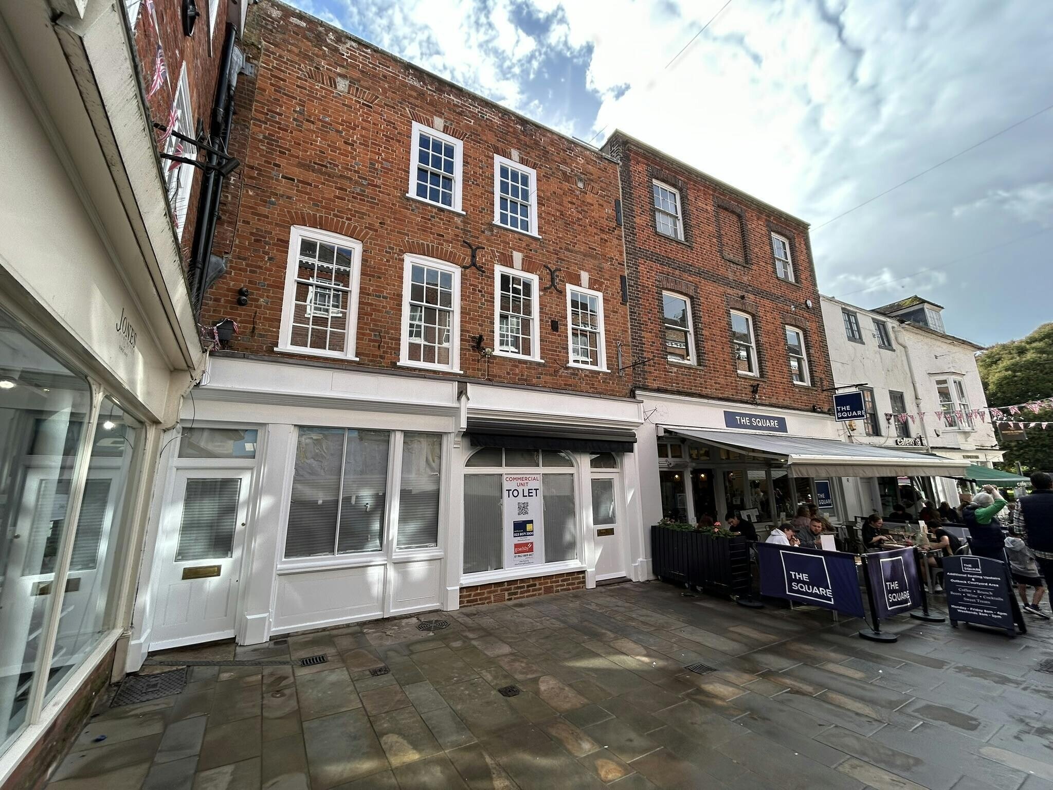 18 The Square, Winchester à louer Photo de l’immeuble– Image 1 sur 11