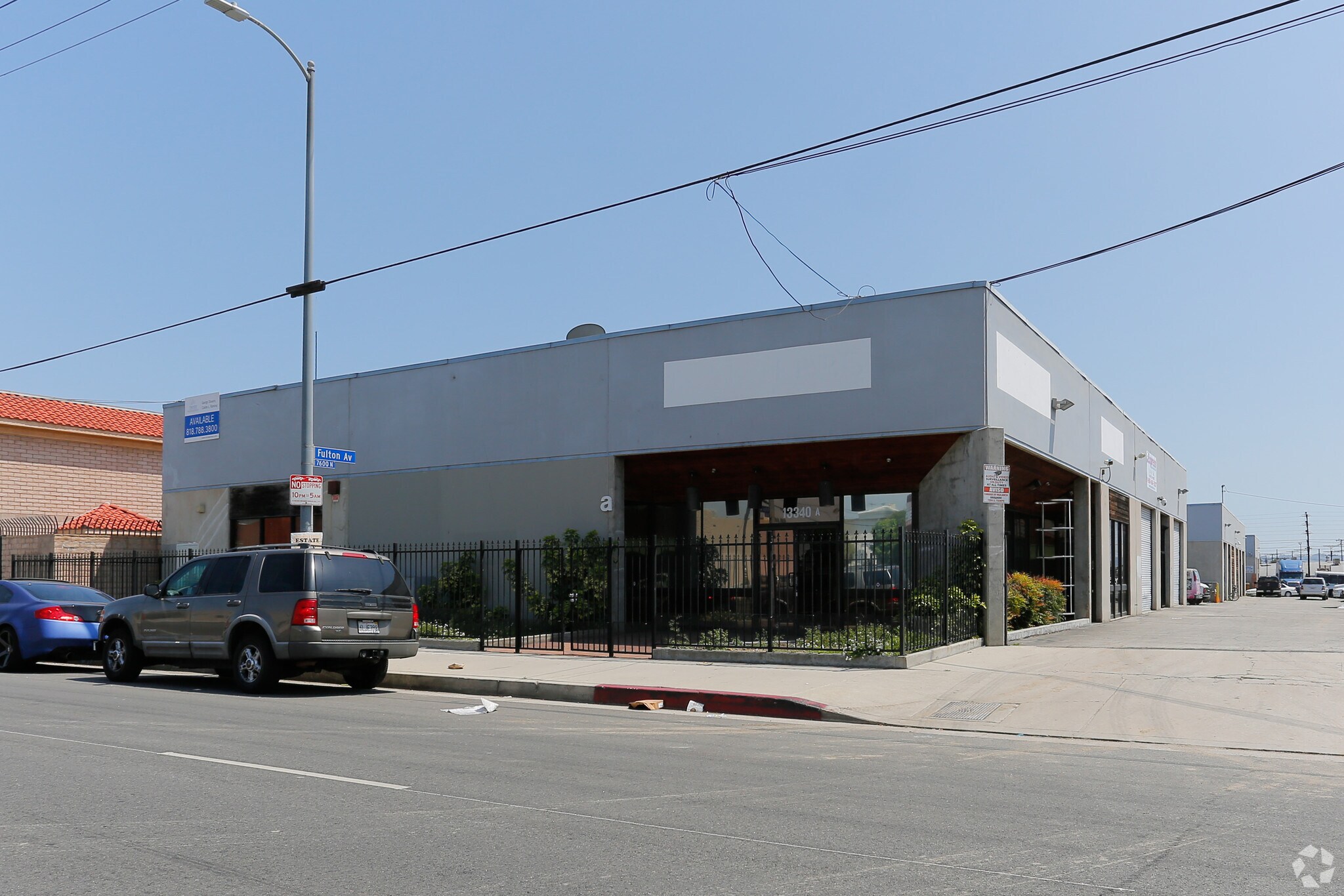 13340 Saticoy St, North Hollywood, CA à louer Photo principale– Image 1 sur 4