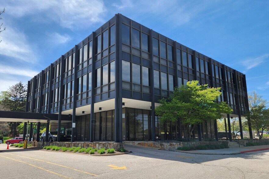 2770 W Market St, Fairlawn, OH à louer - Photo de l’immeuble – Image 3 sur 13