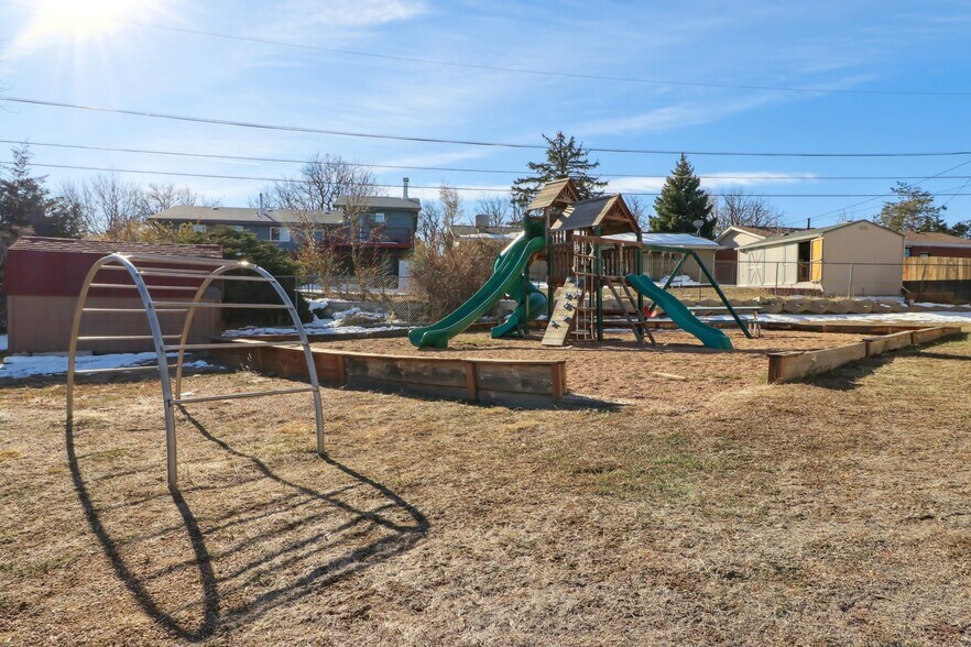 1072 Chambers Rd, Aurora, CO à louer - Photo de l’immeuble – Image 2 sur 3