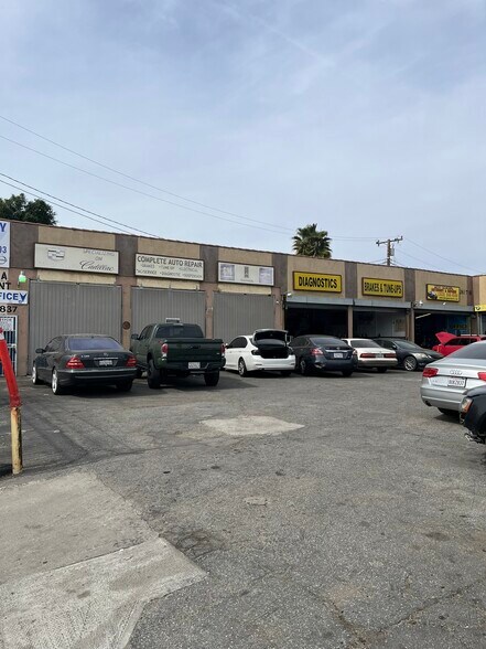 10837 S Vermont Ave, Los Angeles, CA à louer - Photo de l’immeuble – Image 2 sur 25