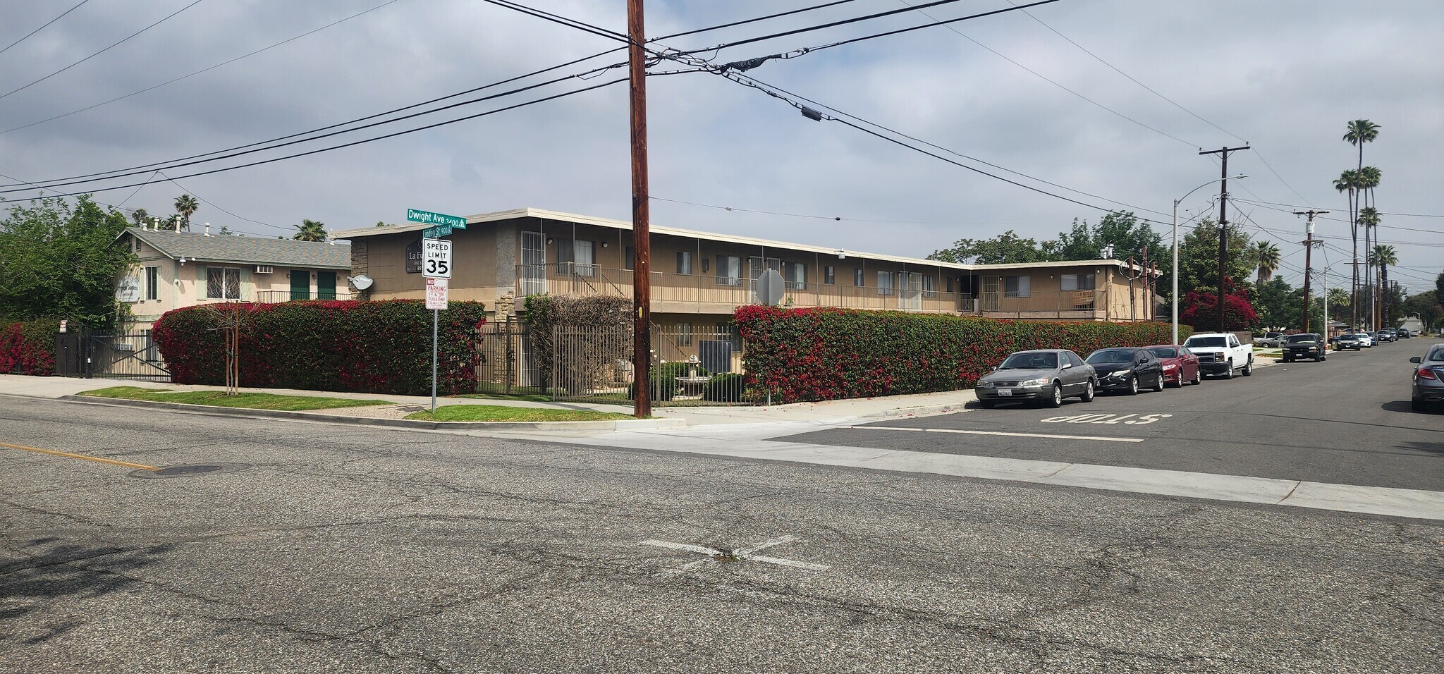 1935 W Linden St, Riverside, CA à vendre Photo de l’immeuble– Image 1 sur 33