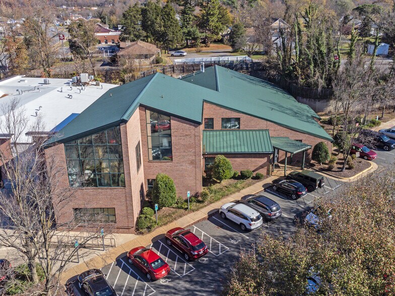 12 Chatham Heights Rd, Fredericksburg, VA à vendre - Photo principale – Image 2 sur 29