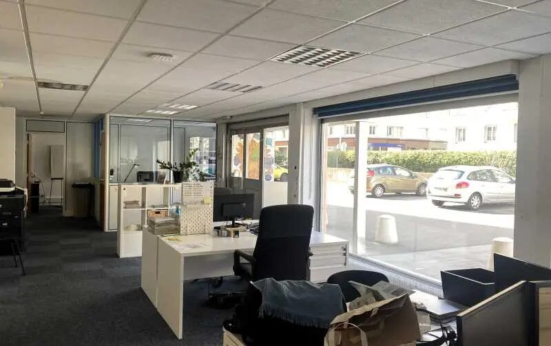 Bureau dans Lyon à vendre - Photo de l’immeuble – Image 3 sur 10