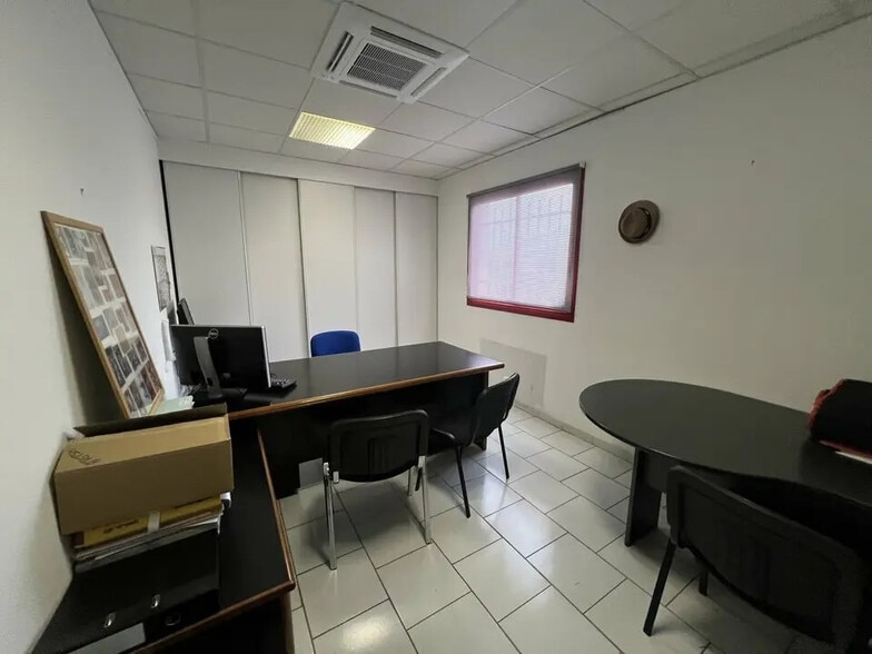 Bureau dans Cavaillon à louer - Photo de l’immeuble – Image 3 sur 6