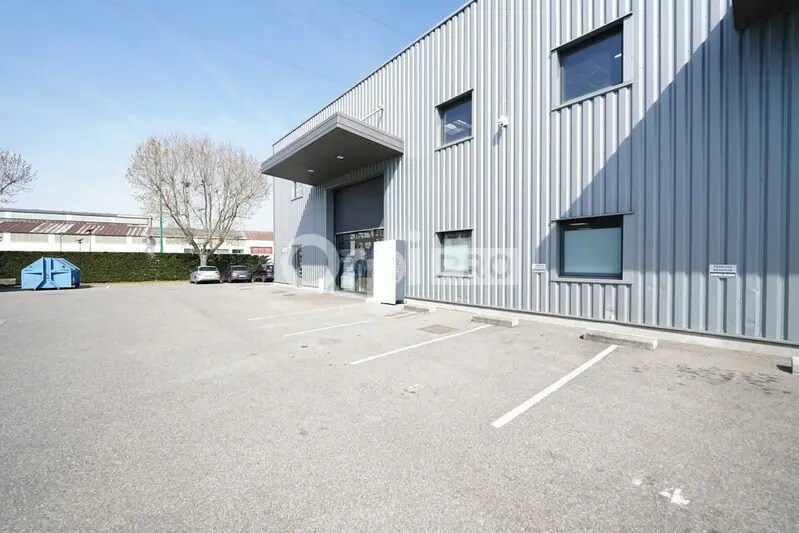 1 Avenue B Cité Berliet, Saint-Priest à louer - Photo de l’immeuble – Image 3 sur 12