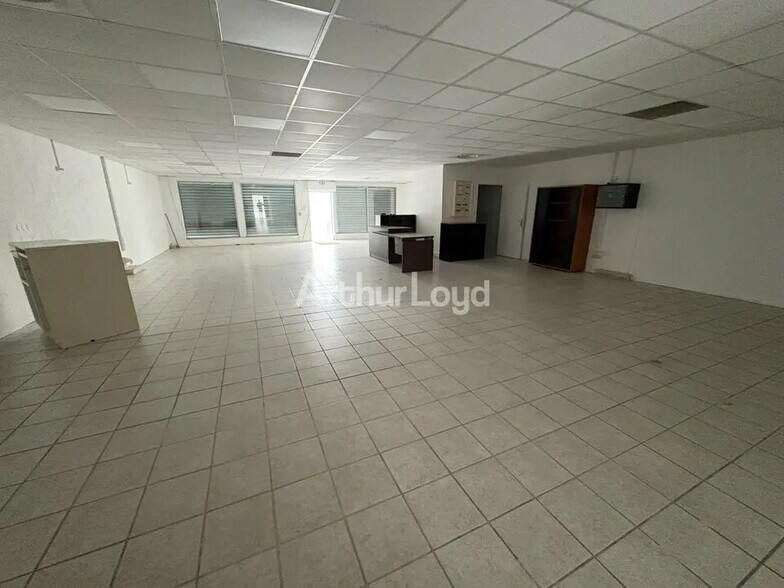 Local commercial dans Pierry à louer - Photo intérieure – Image 3 sur 7