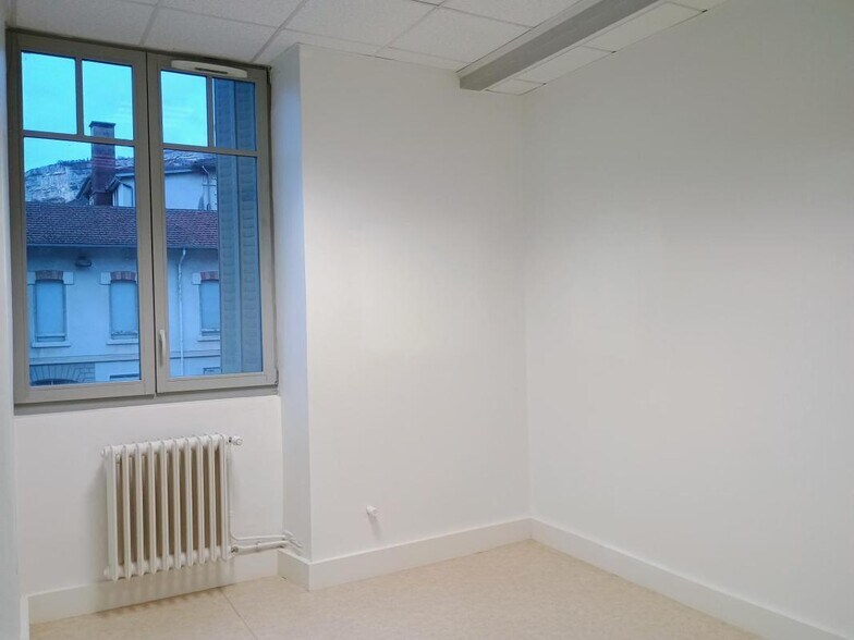 50 Rue Paul Painlevé, Nantua à louer - Photo intérieure – Image 2 sur 20