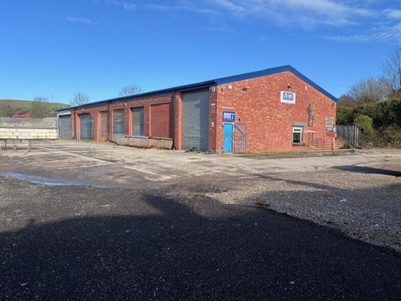 2 Henderson St, Littleborough à louer - Photo de l’immeuble – Image 1 sur 3