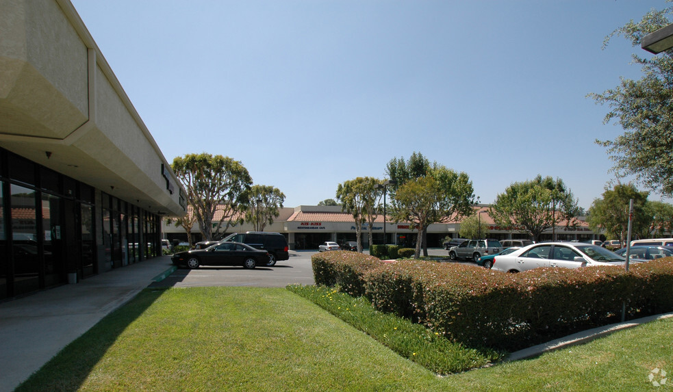 3200-3208 Los Angeles Ave, Simi Valley, CA à louer - Photo de l’immeuble – Image 3 sur 8
