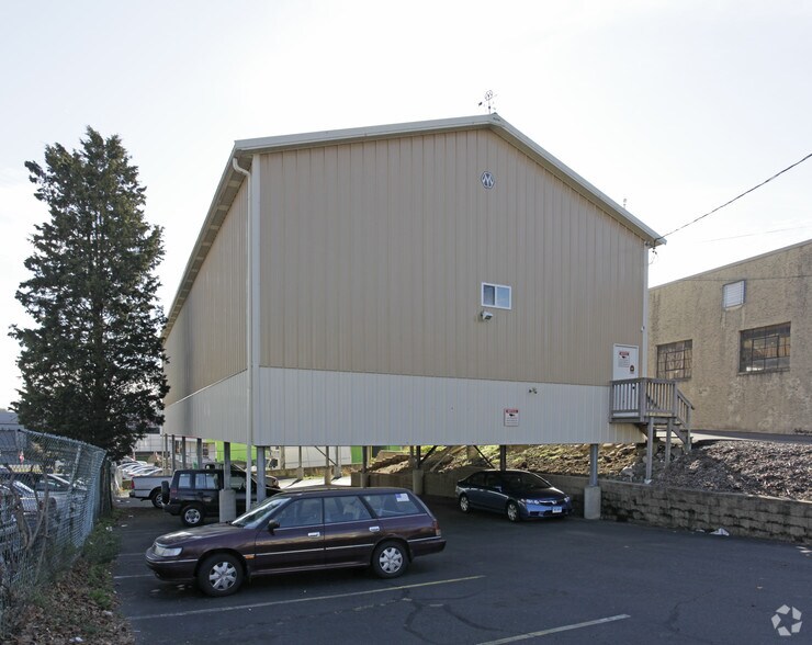 143 W Cedar St, Norwalk, CT à vendre - Photo de l’immeuble – Image 2 sur 2