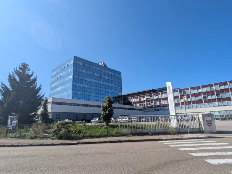 Bureau dans Besançon à louer - Photo de l’immeuble – Image 1 sur 5