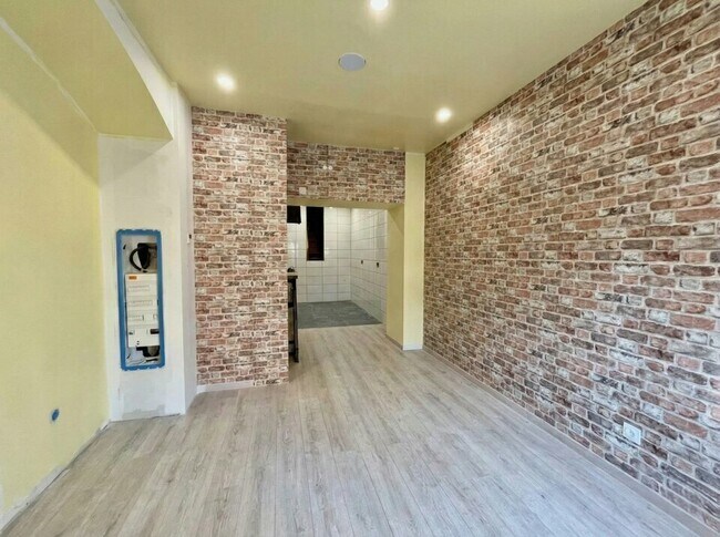 Plus de détails pour Local commercial à vendre