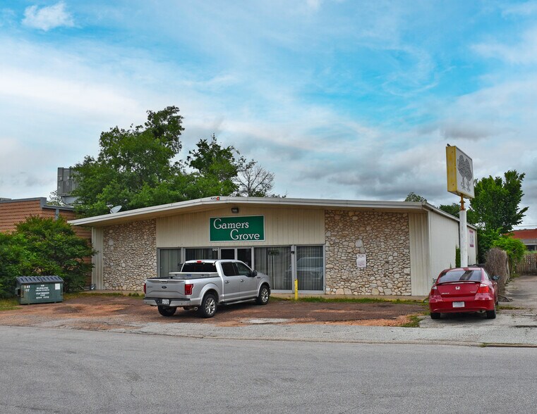 Huntsville Retail Portfolio portefeuille de 4 biens à vendre sur LoopNet.fr - Photo de l’immeuble – Image 3 sur 6