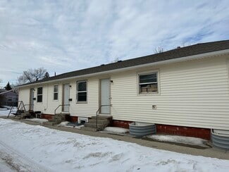 Plus de détails pour 313 Sheridan St, Plentywood, MT - Logement à vendre