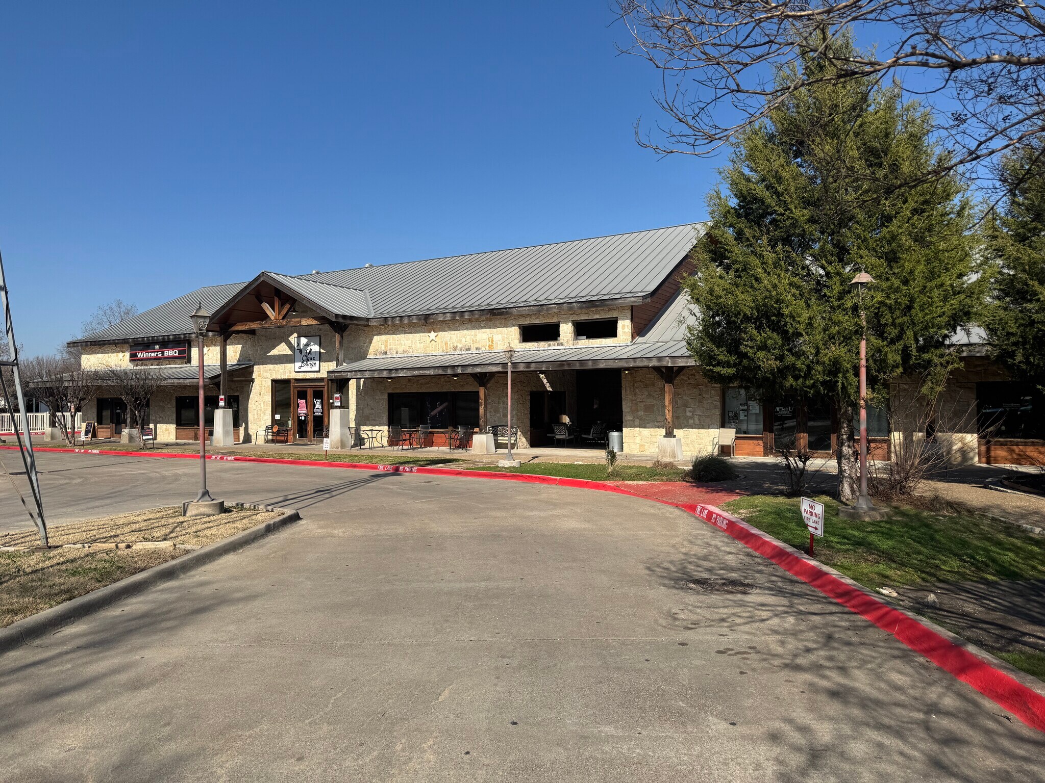 1431-1435 N Highway 67, Cedar Hill, TX à louer Photo de l’immeuble– Image 1 sur 2