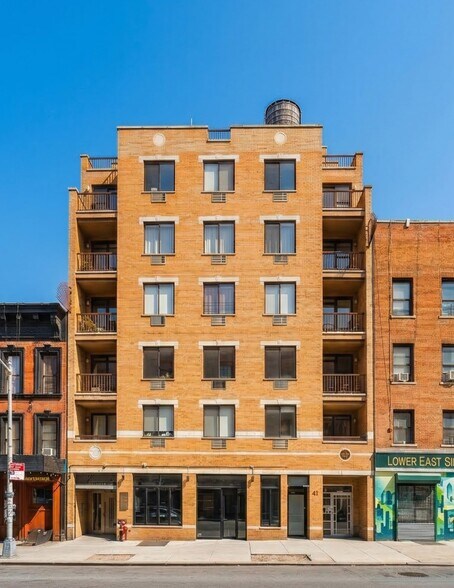 41 Avenue B, New York, NY à vendre - Photo de l’immeuble – Image 2 sur 37