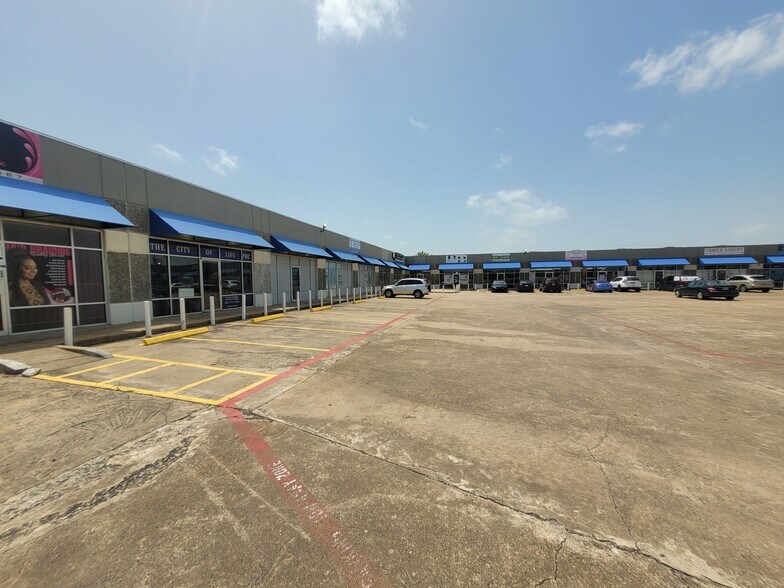 14555-14589 Main St, Houston, TX à vendre - Photo de l’immeuble – Image 2 sur 3
