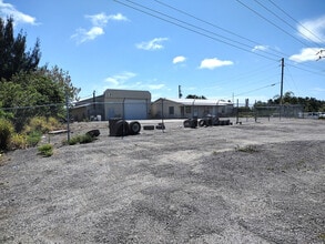 5144 N US Highway 1, Fort Pierce, FL à louer Photo de l’immeuble– Image 1 sur 2