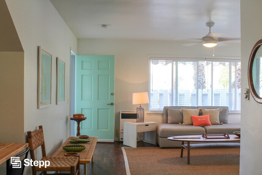 5120-5132 E Livingston Dr, Long Beach, CA à vendre - Photo de l’immeuble – Image 3 sur 15