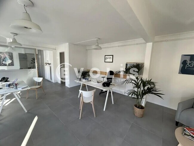 Plus de détails pour Bureau à vendre