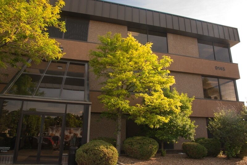 9145 E Kenyon Ave, Denver, CO à louer - Photo de l’immeuble – Image 3 sur 12