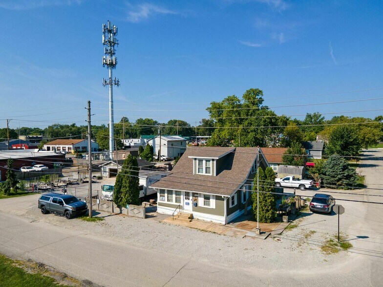 10620 Bellefontaine St, Carmel, IN à vendre - Photo de l’immeuble – Image 3 sur 21