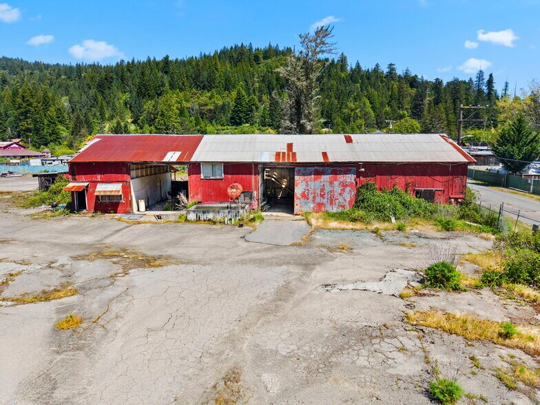 13026 Avenue of the Giants, Myers Flat, CA à vendre - Photo de l’immeuble – Image 3 sur 7