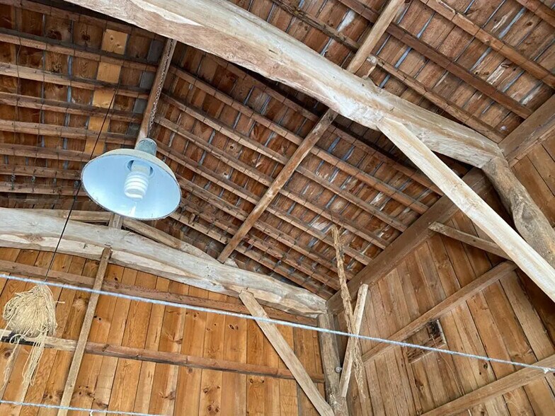 Local d'activités dans Bieujac à vendre - Photo de l’immeuble – Image 2 sur 8