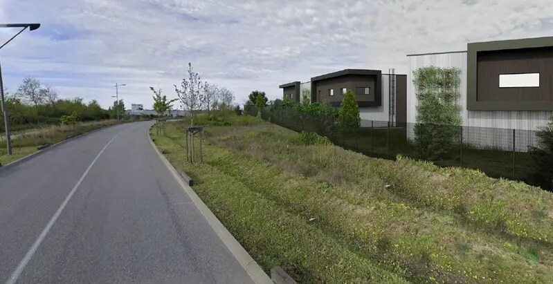 Local d'activités dans Saint-Laurent-de-Mure à vendre - Photo de l’immeuble – Image 2 sur 6