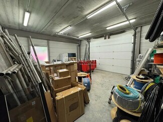 Plus de détails pour Local d'activités à louer