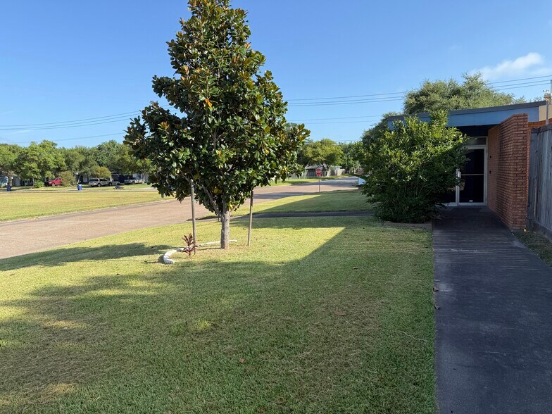 1218 14th Ave N, Texas City, TX à vendre - Photo de l’immeuble – Image 3 sur 18