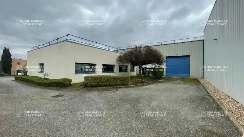 Local d’activités dans Saint-Germain-de-la-Grange à louer - Photo de l’immeuble – Image 3 sur 16