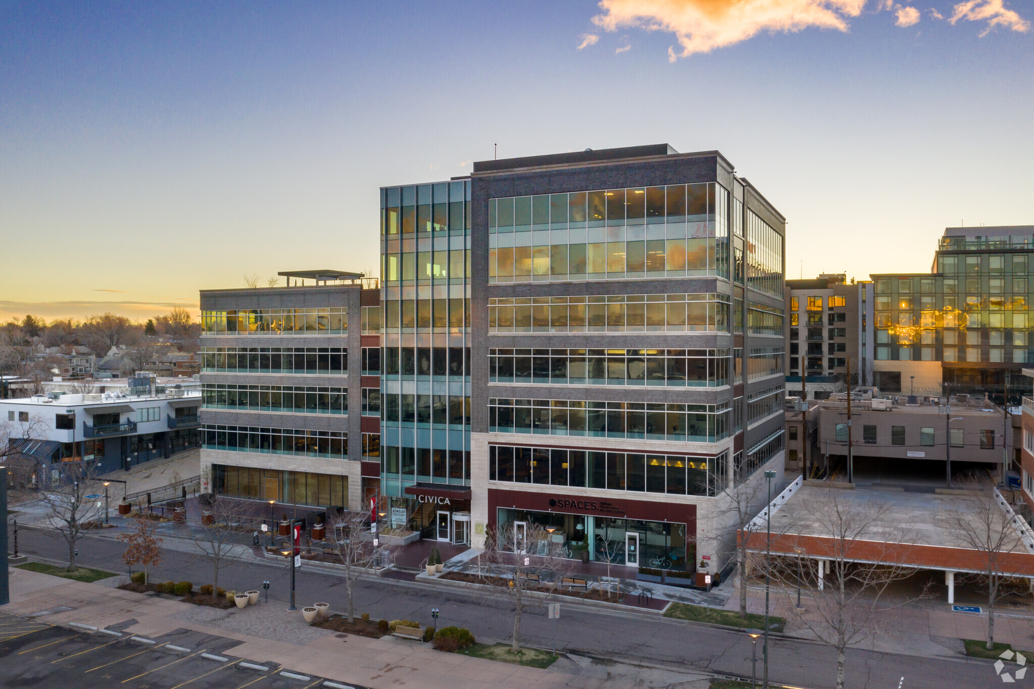 250 Fillmore St, Denver, CO à louer Photo de l’immeuble– Image 1 sur 29