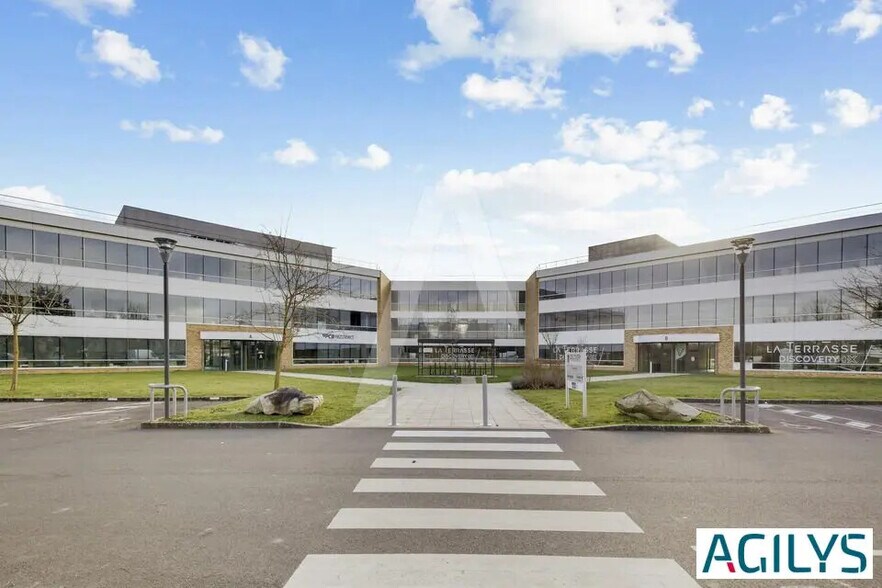 Bureau dans Saclay à louer - Photo de l’immeuble – Image 1 sur 12